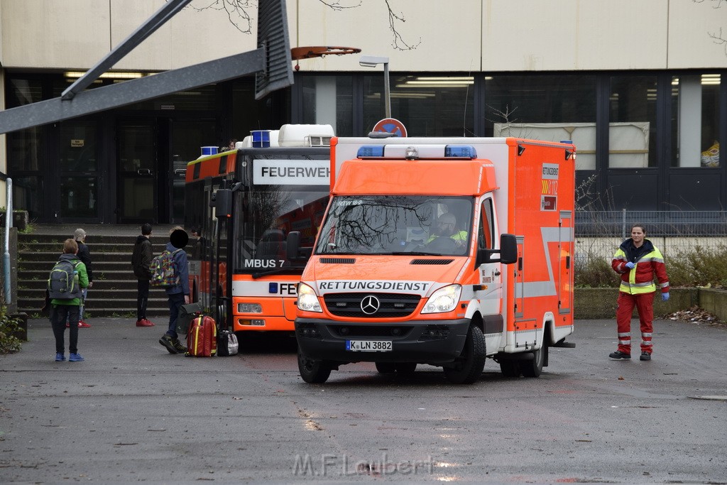 Einsatz BF Koeln Schule Burgwiesenstr Koeln Holweide P061.JPG - Miklos Laubert